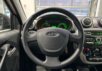 Подержанный автомобиль LADA (ВАЗ) Granta Liftback 2017 года (17 фото)