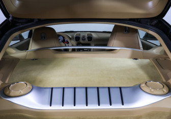 Подержанный автомобиль Porsche Cayman 2016 года (17 фото)