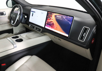 Подержанный автомобиль LiXiang L7 2023 года (10 фото)