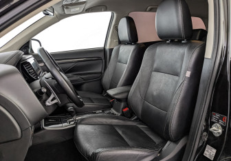 Подержанный автомобиль Mitsubishi Outlander 2017 года (20 фото)