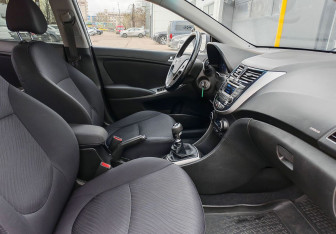 Подержанный автомобиль Hyundai Solaris Sedan 2016 года (9 фото)