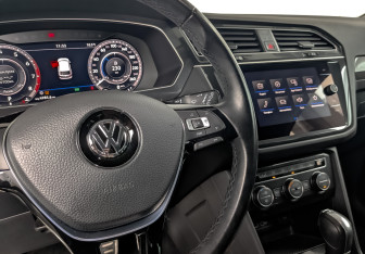 Подержанный автомобиль Volkswagen Tiguan 2018 года (26 фото)