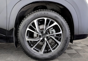 Подержанный автомобиль Jaecoo J8 2024 года (18 фото)