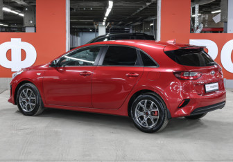 Подержанный автомобиль Kia Ceed Hatchback 2019 года (7 фото)