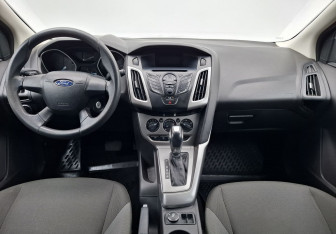 Подержанный автомобиль Ford Focus Hatchback 2011 года (12 фото)