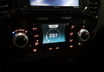 Подержанный автомобиль Nissan Juke 2013 года (19 фото)