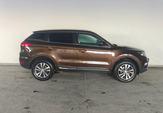 Подержанный автомобиль Geely Atlas 2019 года (8 фото)