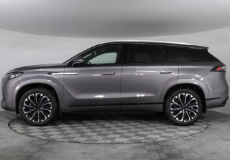 Подержанный автомобиль Jaecoo J8 2024 года (8 фото)