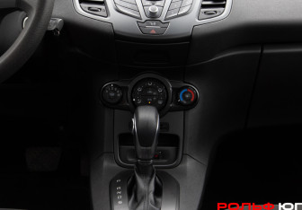 Подержанный автомобиль Ford Fiesta Sedan 2016 года (18 фото)
