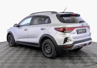 Подержанный автомобиль Kia Rio Hatchback 2021 года (7 фото)