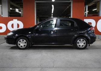 Подержанный автомобиль Chevrolet Lacetti Hatchback 2007 года (8 фото)