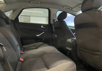 Подержанный автомобиль Ford Mondeo Sedan 2007 года (10 фото)