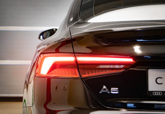 Подержанный автомобиль Audi A5 Liftback 2017 года (31 фото)