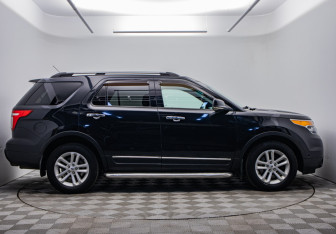 Подержанный автомобиль Ford Explorer 2013 года (6 фото)