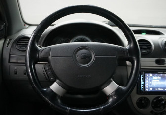 Подержанный автомобиль Chevrolet Lacetti Hatchback 2008 года (12 фото)
