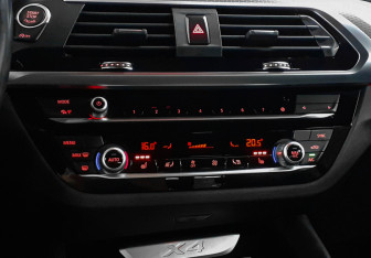 Подержанный автомобиль BMW X4 2019 года (18 фото)