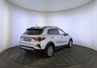 Подержанный автомобиль Kia Rio Hatchback 2022 года (5 фото)