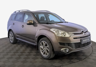 Подержанный автомобиль Citroen C-Crosser 2011 года (3 фото)