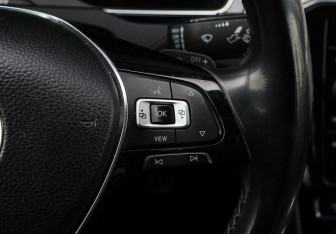 Подержанный автомобиль Volkswagen Passat Sedan 2019 года (24 фото)