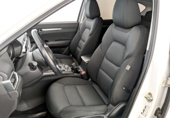 Подержанный автомобиль Mazda CX-5 2017 года (21 фото)