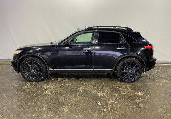 Подержанный автомобиль Infiniti FX 2005 года (8 фото)