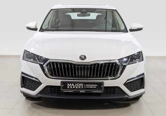 Подержанный автомобиль Skoda Octavia Liftback 2023 года (2 фото)