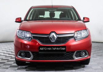 Подержанный автомобиль Renault Sandero 2014 года (2 фото)