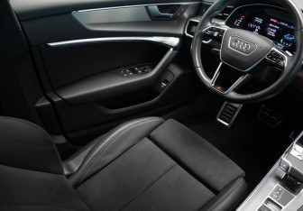 Подержанный автомобиль Audi A6 Sedan 2022 года (19 фото)
