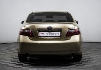 Подержанный автомобиль Toyota Camry Sedan 2011 года (6 фото)