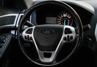 Подержанный автомобиль Ford Explorer 2013 года (11 фото)