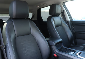 Подержанный автомобиль Land Rover Discovery Sport 2019 года (14 фото)