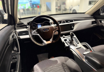 Подержанный автомобиль Geely Atlas 2018 года (5 фото)