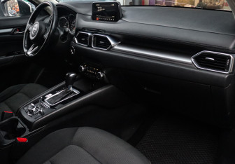 Подержанный автомобиль Mazda CX-5 2017 года (9 фото)