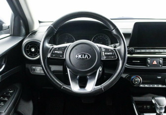 Подержанный автомобиль Kia Cerato Sedan 2020 года (12 фото)