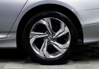 Подержанный автомобиль Honda Accord Sedan 2018 года (7 фото)