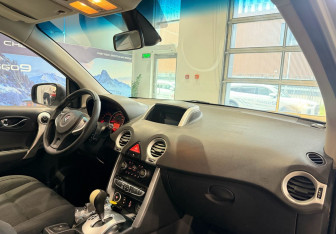 Подержанный автомобиль Renault Koleos 2008 года (10 фото)