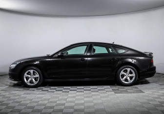 Подержанный автомобиль Audi A7 2015 года (8 фото)