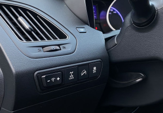 Подержанный автомобиль Hyundai ix35 2012 года (19 фото)