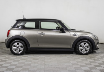 Подержанный автомобиль MINI Hatch 2019 года (4 фото)