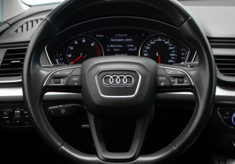 Подержанный автомобиль Audi Q5 2020 года (10 фото)