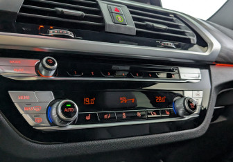 Подержанный автомобиль BMW X3 2020 года (17 фото)