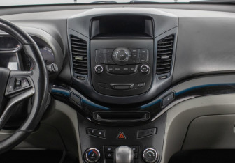 Подержанный автомобиль Chevrolet Orlando 2013 года (15 фото)