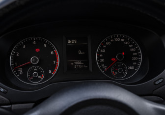 Подержанный автомобиль Volkswagen Jetta Sedan 2011 года (10 фото)