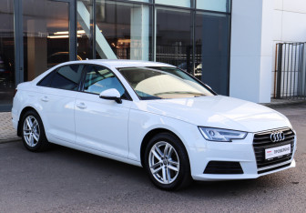 Подержанный автомобиль Audi A4 Sedan 2019 года (3 фото)