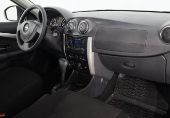 Подержанный автомобиль Nissan Almera Sedan 2017 года (5 фото)