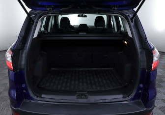 Подержанный автомобиль Ford Kuga 2018 года (16 фото)