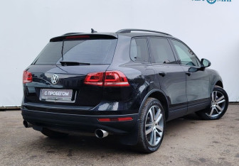 Подержанный автомобиль Volkswagen Touareg 2017 года (8 фото)