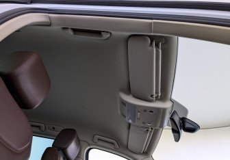 Подержанный автомобиль Volkswagen Touareg 2012 года (23 фото)