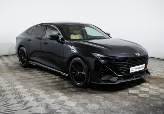 Подержанный автомобиль Changan UNI-V 2022 года (3 фото)