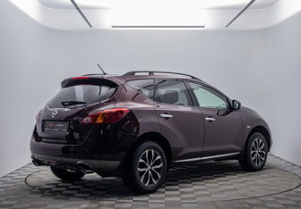 Подержанный автомобиль Nissan Murano Suv 2012 года (5 фото)